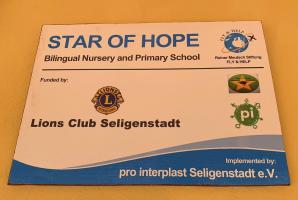 Eines der aktuellen Leuchtturmprojekte des Lionsclub Seligenstadt ist der Bau einer Schule in Afrika zusammen mit der Meutsch-Stiftung „Fly and Help“ und "Pro Interplast".